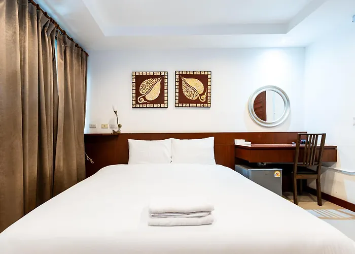 Yon Sukhumvit Soi 4 Bts Nana Apartment
