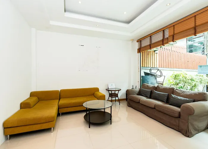 Yon Sukhumvit Soi 4 Bts Nana Apartment