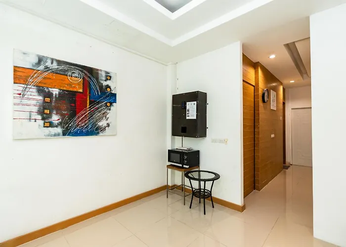 Yon Sukhumvit Soi 4 Bts Nana Apartment