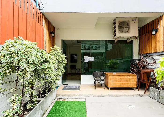 Yon Sukhumvit Soi 4 Bts Nana Apartment